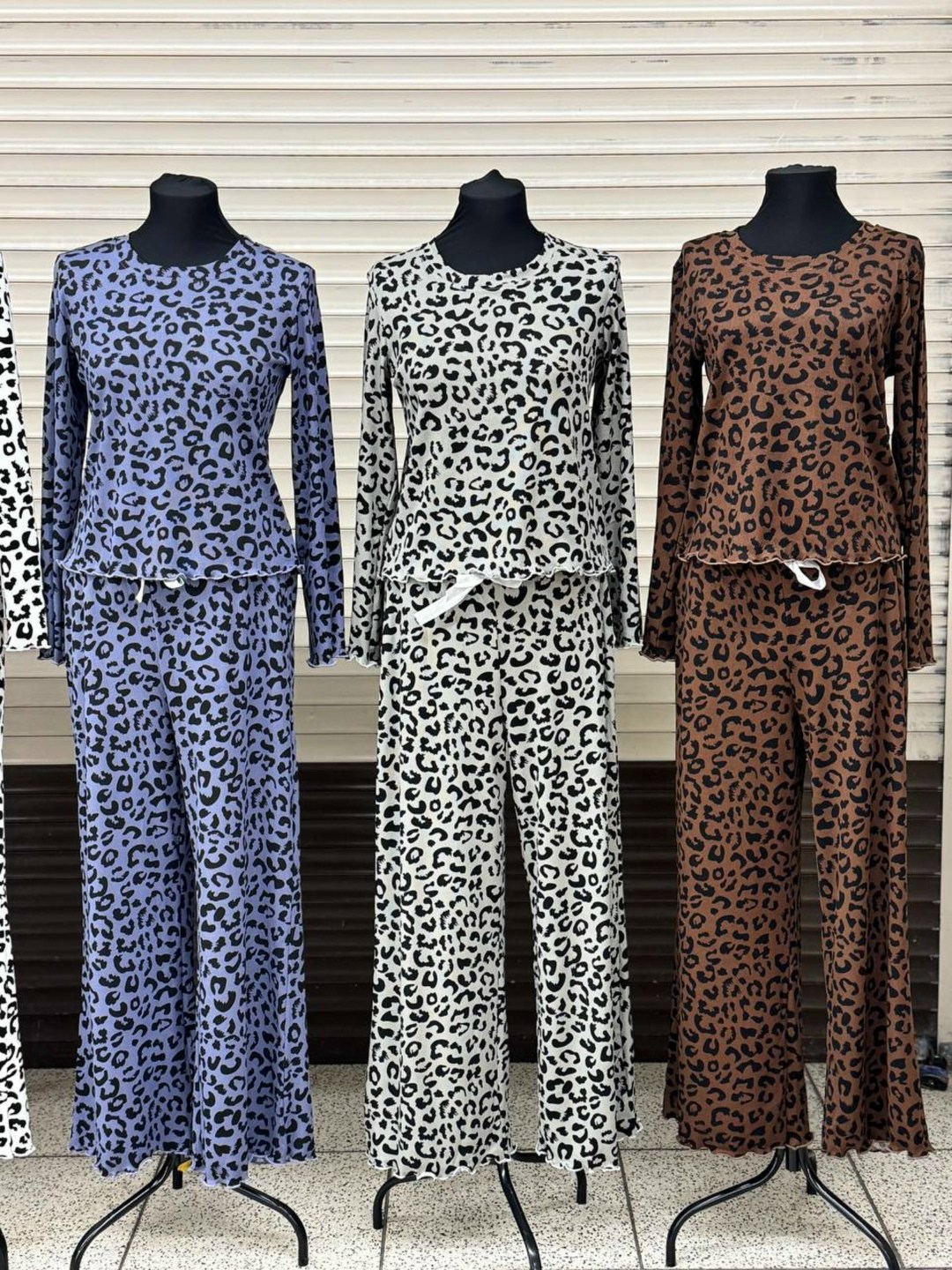 брючный костюм,костюм женский,костюм с брюками,костюм леопардовый,леопардовый костюм женский