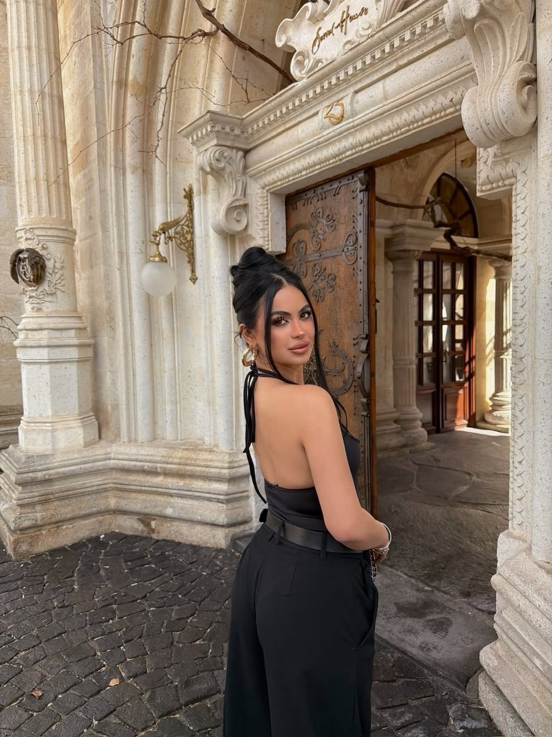 девушка,женщина брюнетка,стильные наряды,dark beauty fashion,черноволосая девушка