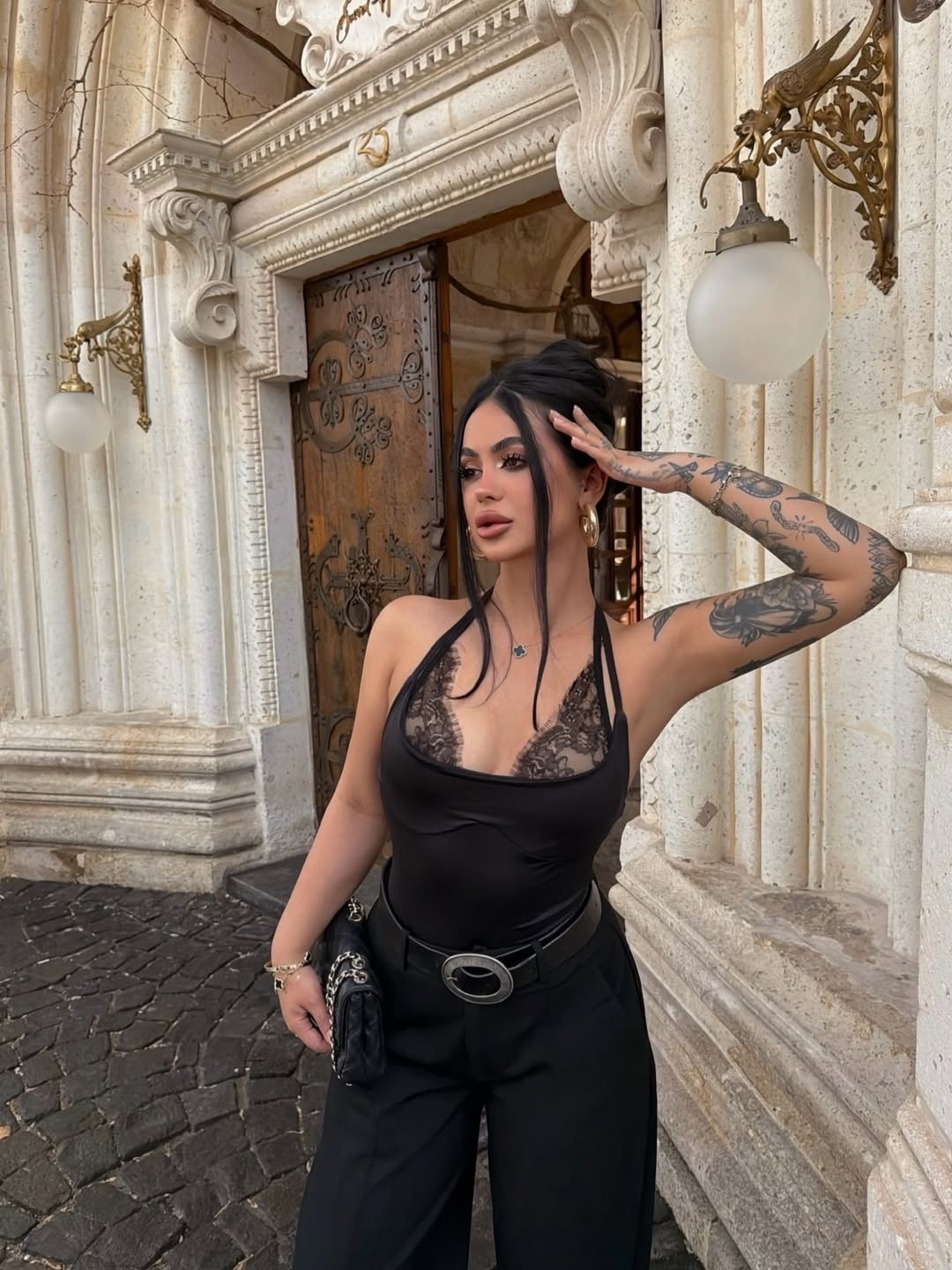 девушка,женщина брюнетка,стильные наряды,dark beauty fashion,черноволосая девушка