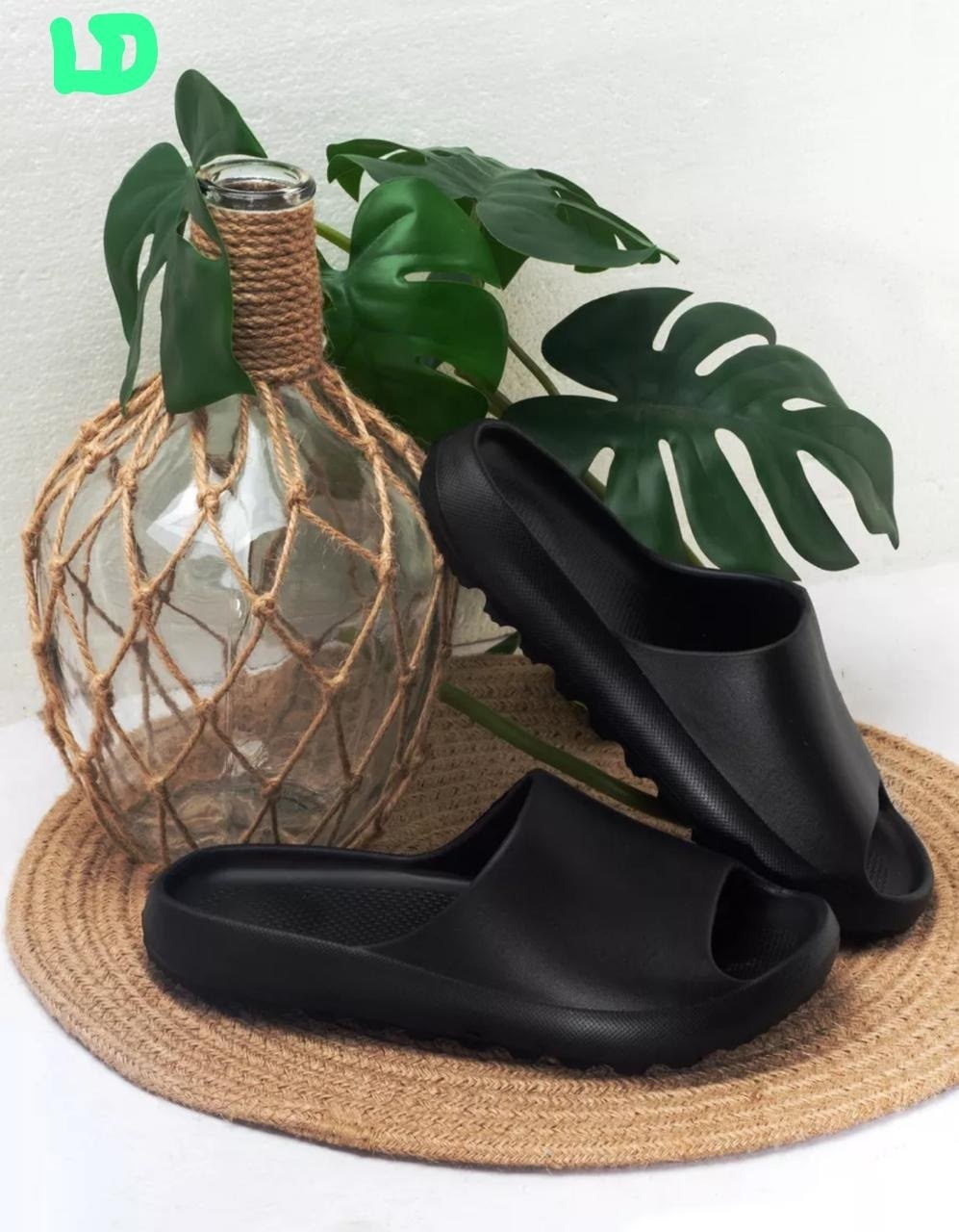 женские шлепанцы,сланцы adidas yeezy slide,тапочки модные,шлепанцы из эва,тапки adidas yeezy slide