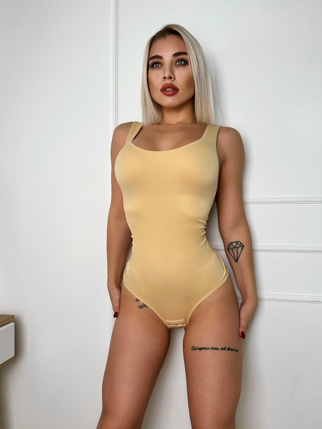 женская боди,боди плотный,облегающее боди,белое боди,боди для женщин