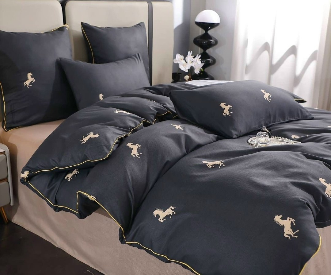 комплект постельного белья alanna евро черный,постельное белье alanna евро бархатный сатин лошадки,комплект постельного белья alanna,постельное белье alanna семейный комплект бархатный сатин лошадки,к