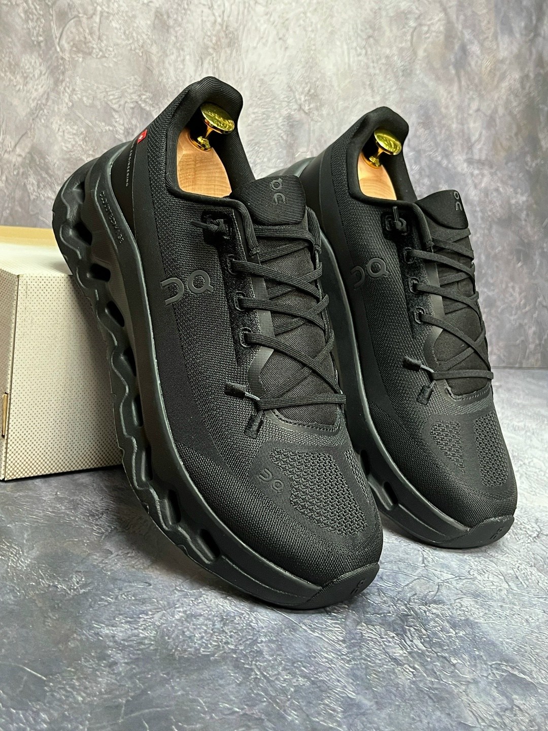 кроссовки,кроссовки on cloudtilt цвет eclipse black,черные кроссовки,оригинальные кроссовки,кроссовки on