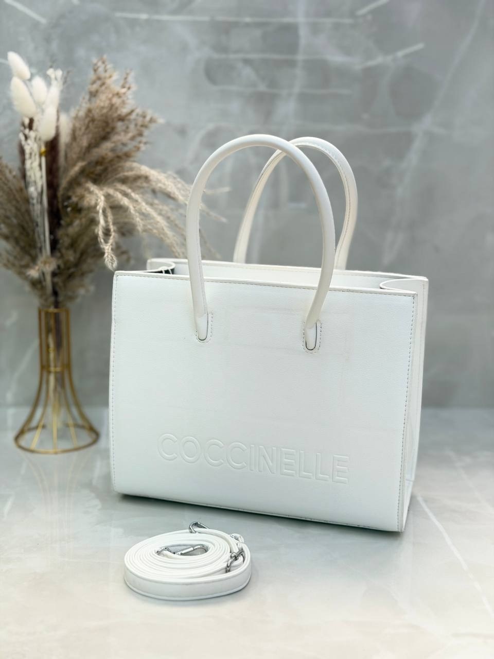 сумка coccinelle,сумка-тоут myrtha maxi log handbag coccinelle черный,сумка,сумка женская coccinelle,черная сумка