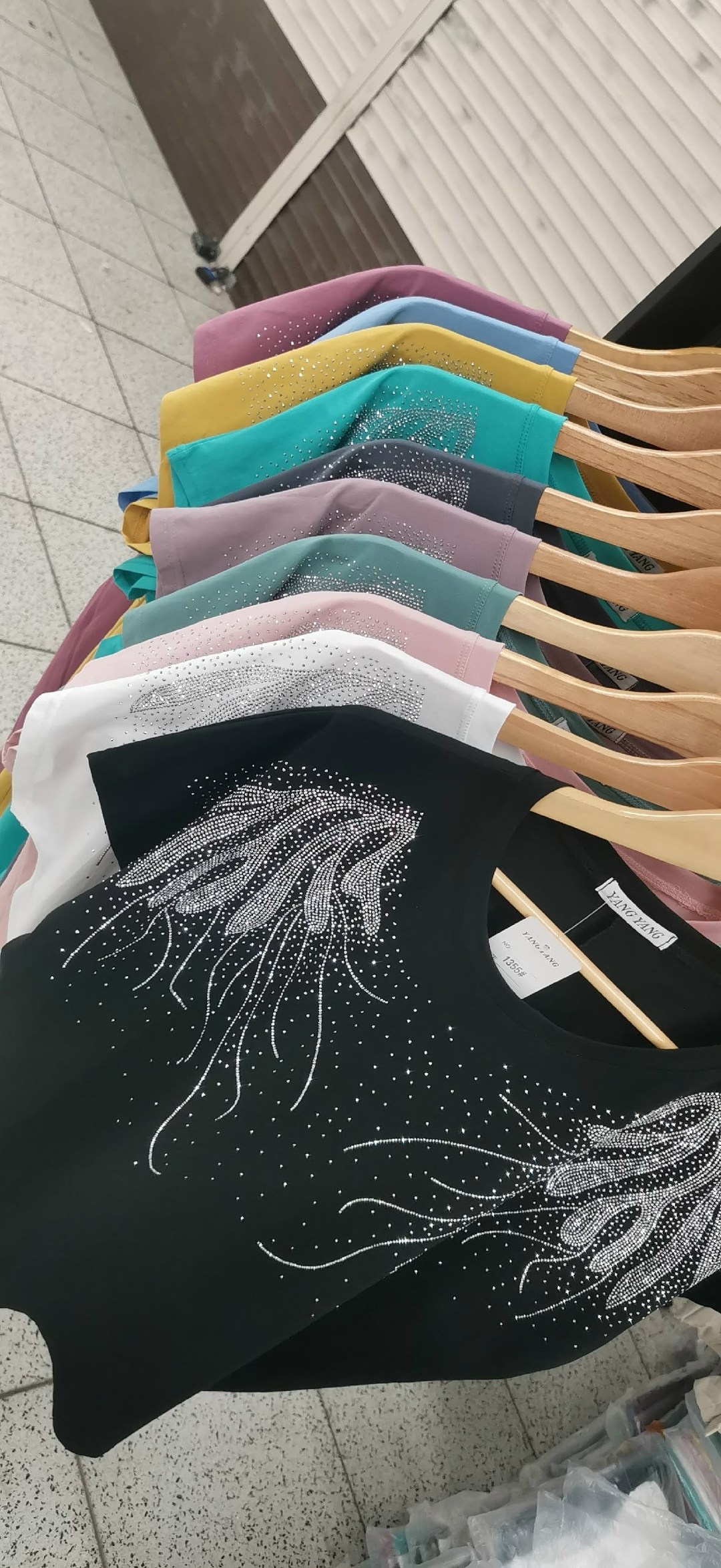 футболки женская,футболка со стразами женская,одежда со стразами,футболка женская розовая,футболка нарядная женская