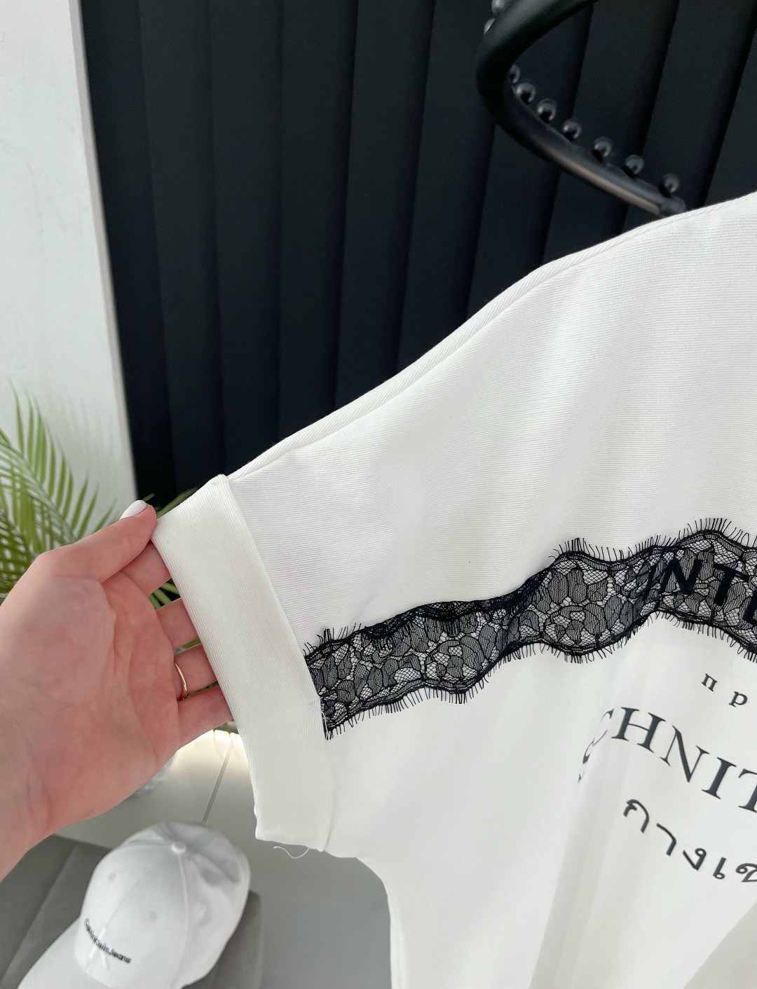 женская футболка,футболка,футболки дизайн,брендовые футболки,стильная футболка