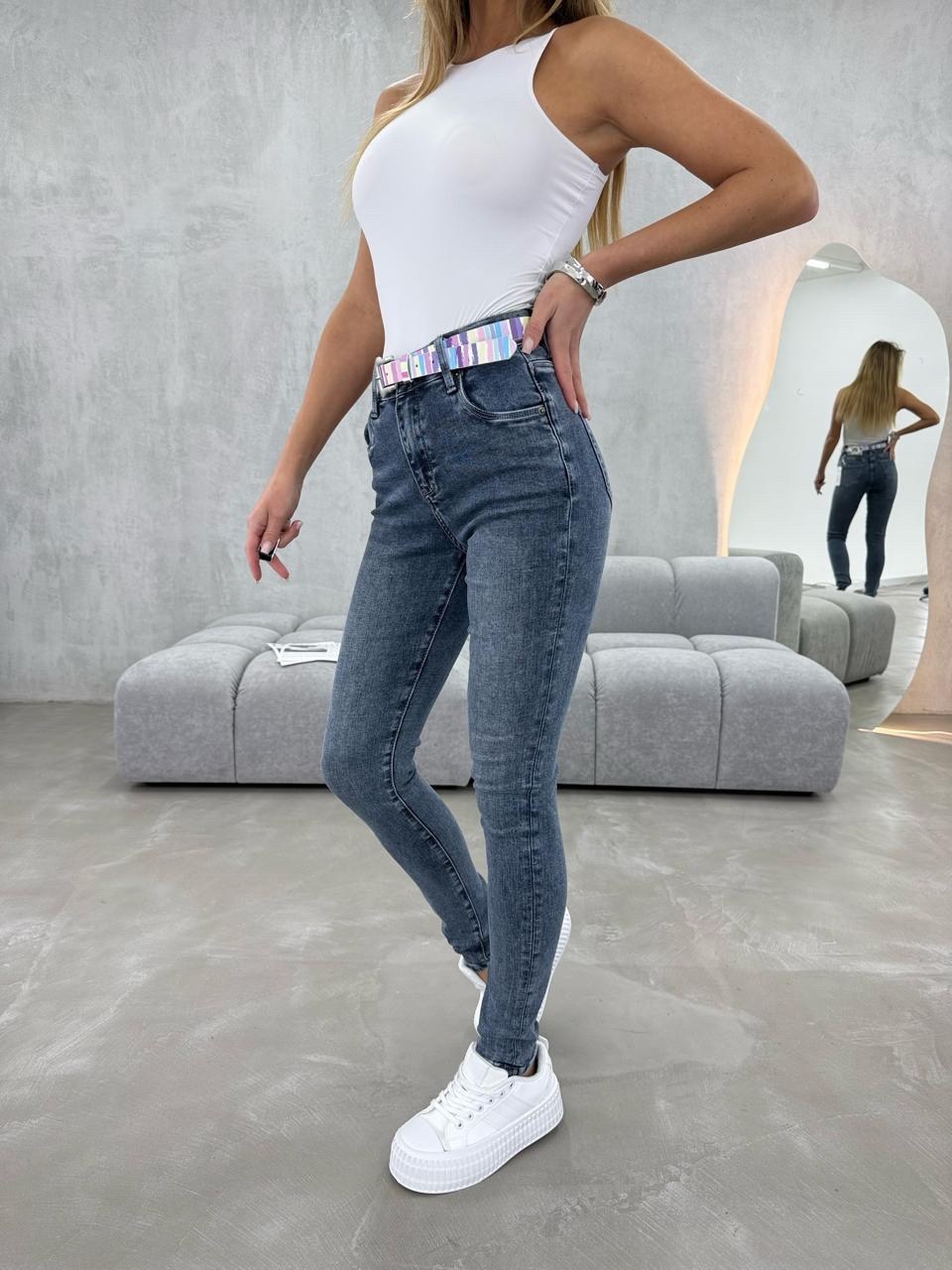 джинсы широкие,женские джинсы,джинсы рваные широкие,голубые джинсы,джинсы широкие женские