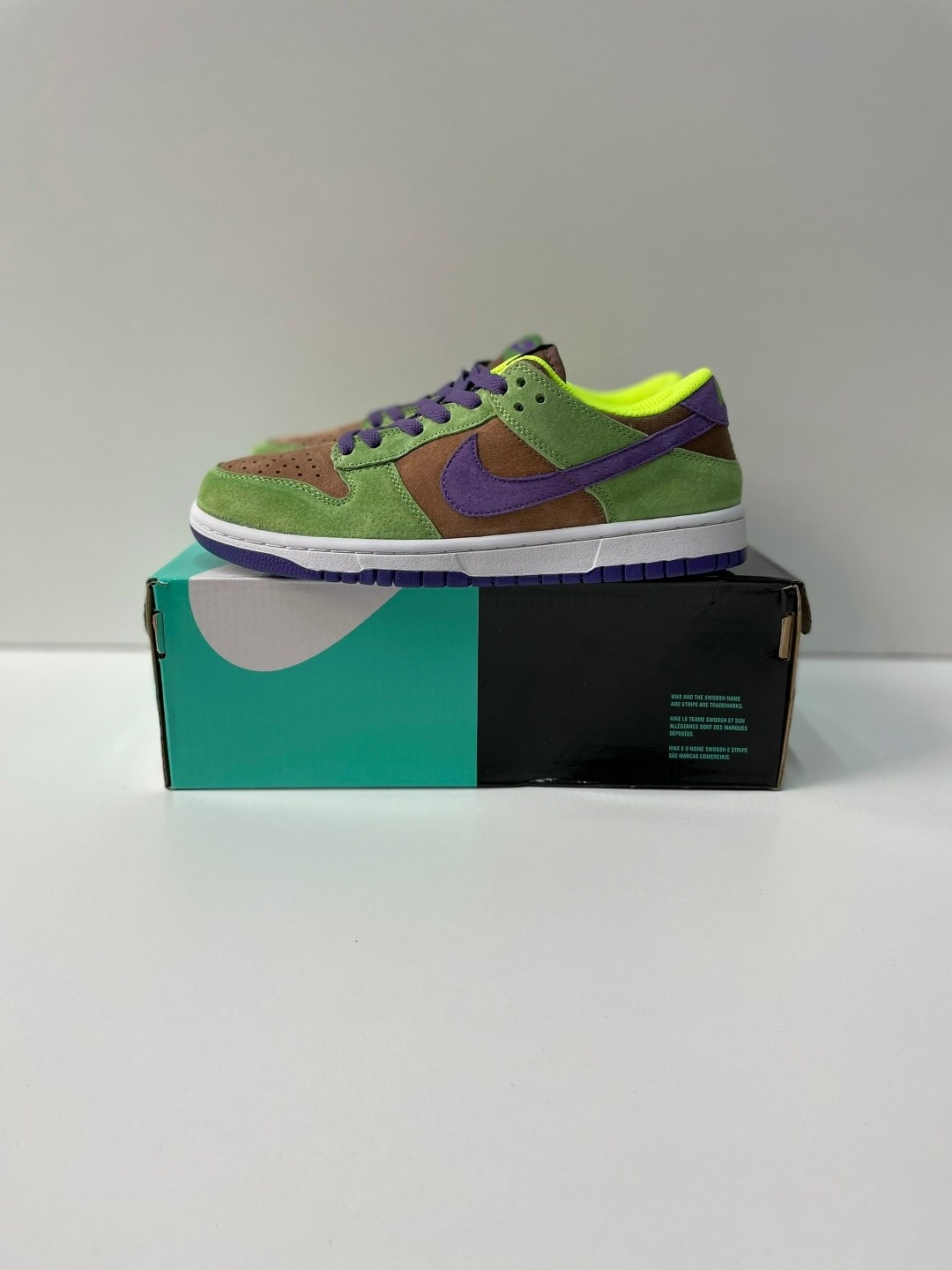 nike dunk low veneer,nike dunk sb low,nike dunk sb low green 2026,nike dunk low sp,nike dunk low