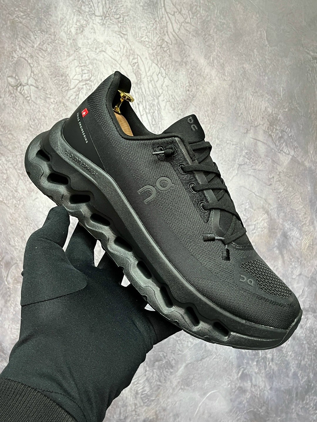 кроссовки,кроссовки on cloudtilt цвет eclipse black,черные кроссовки,оригинальные кроссовки,кроссовки on