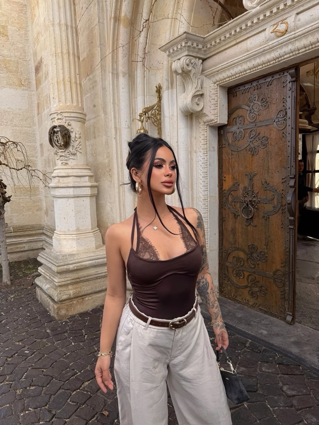 девушка,женщина брюнетка,стильные наряды,dark beauty fashion,черноволосая девушка