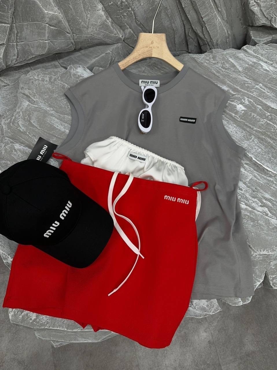 стильные наряды,футболка стильная,,женская футболка