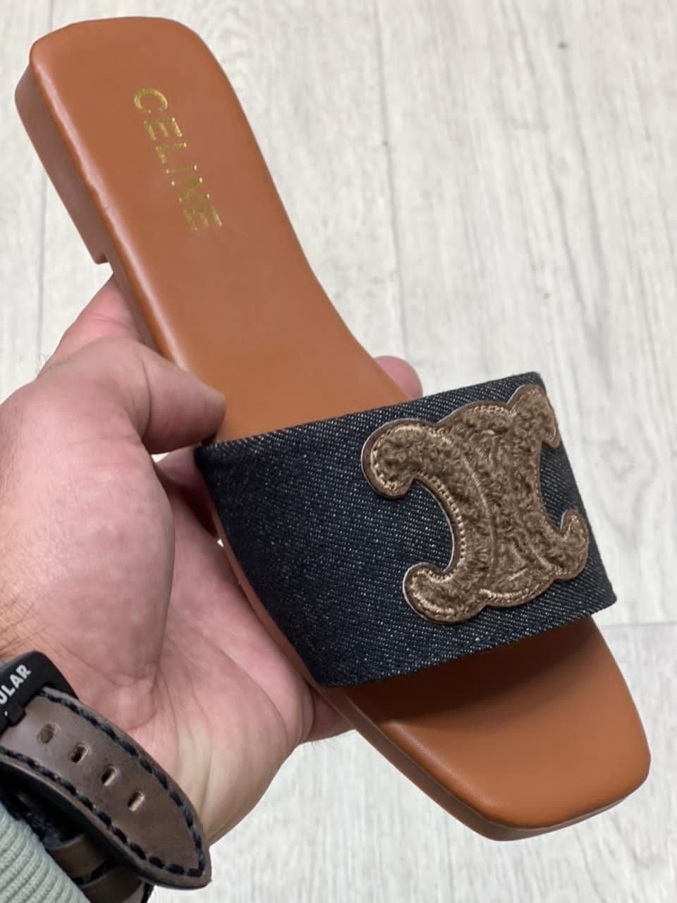 шлепанцы fendi,,босоножки fendi,тапочки fendi,fendi шлепки