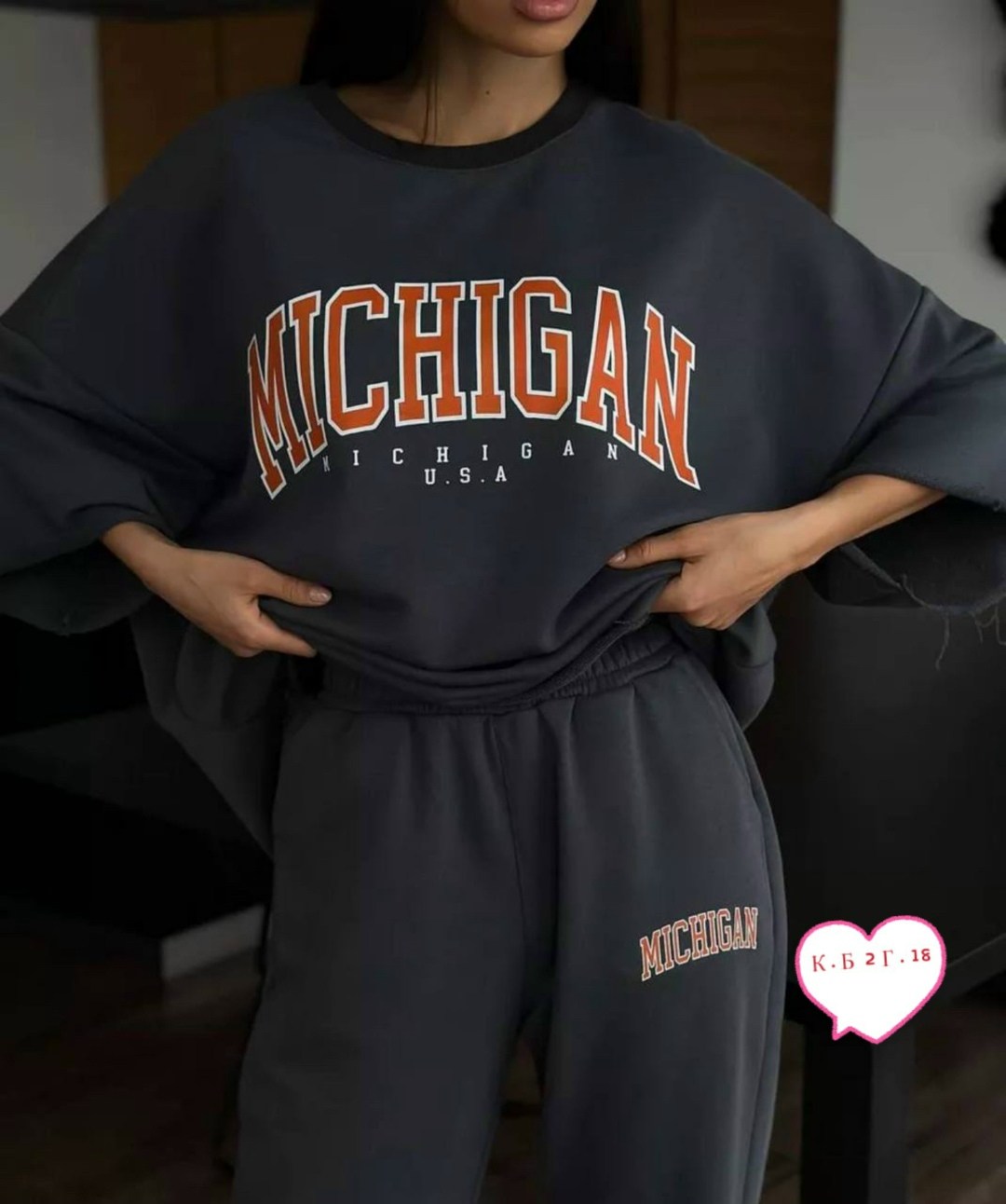 женский костюм в спортивном стиле,костюм спортивный женский,спортивные костюм,костюм спортивный женский повседневный,спортивный женский костюм двойка