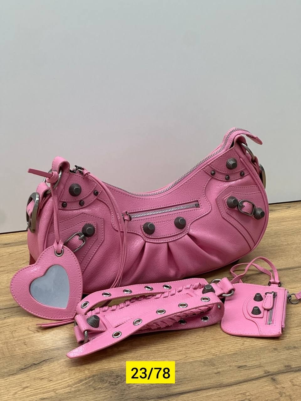 сумка balenciaga xs le cagole shoulder черный,balenciaga сумка женская,сумка баленсиага,balenciaga сумка на плечо le cagole xs,balenciaga сумка