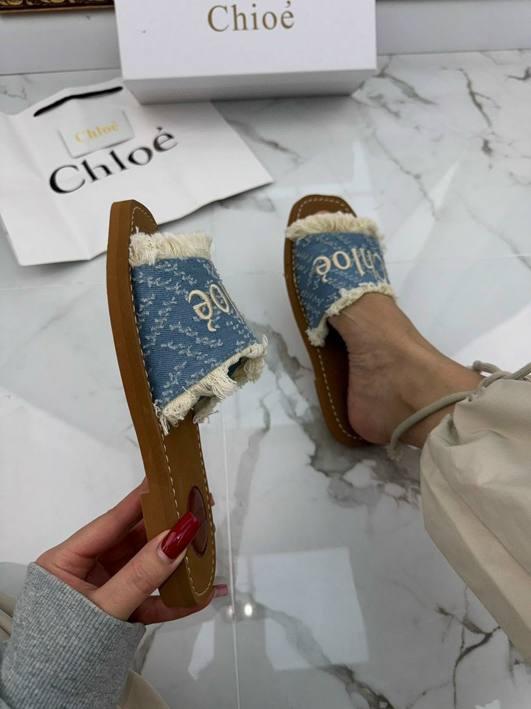 ,женские шлепанцы,шлепки кристиан диор женские,модные сандалии,модные тапочки