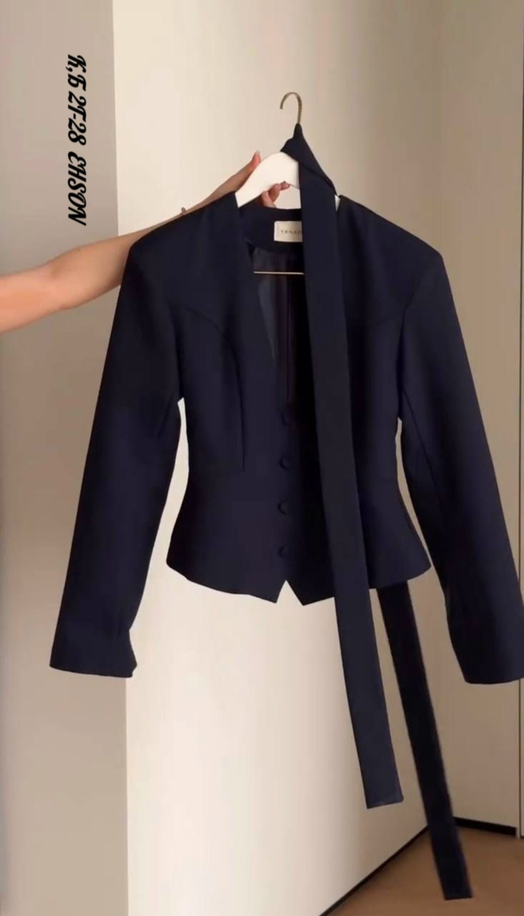 жакет приталенный,пиджак из костюмной ткани,женские пиджаки,жакет,женские жакеты