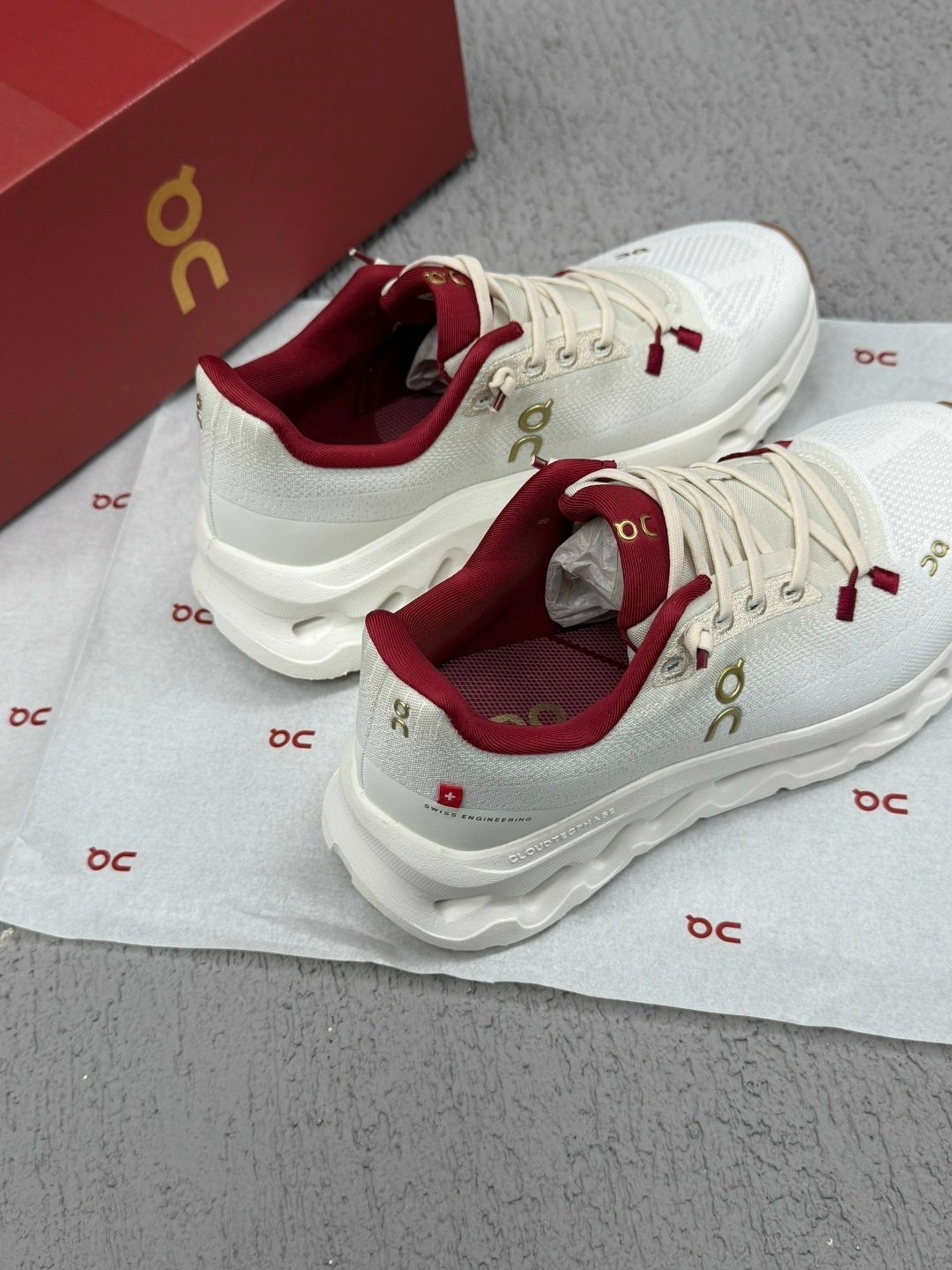 on cloud кроссовки,спортивная ,кроссовки on,кроссовки женскиe,оригинальные кроссовки