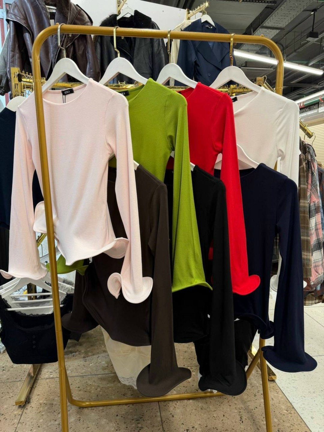 лонгслив облегающий с воланами клеш,юбка короткая,лонгслив облегающий с рукавами воланами клеш,мини юбка,стиль одежды