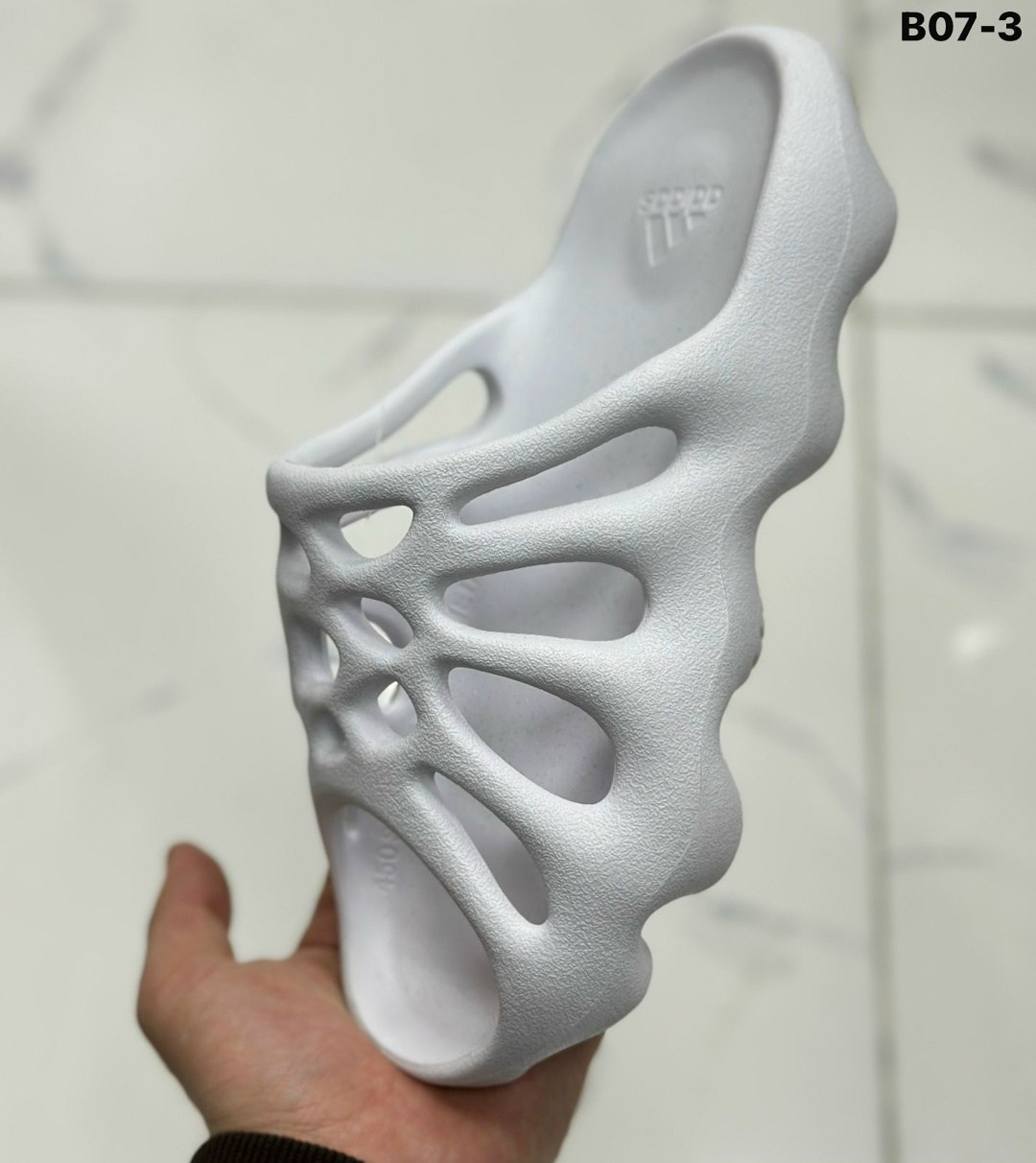 adidas yeezy foam runner,adidas yeezy 450 slide,кроссовки adidas yeezy foam runner,adidas yeezy foam runner white,сланцы yeezy foam runner