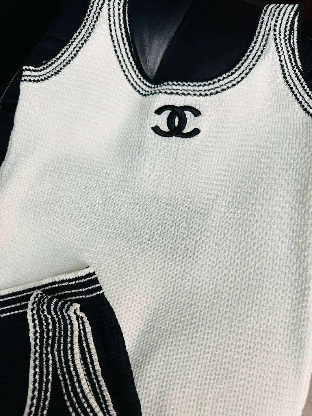 брендовые вещи,майка вязаная,шанель одежда,майка шанель,мода шанель