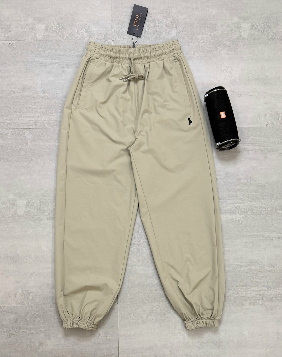 брюки джоггеры,спортивные брюки,джоггеры широкие,бежевые брюки,спортивные джоггеры