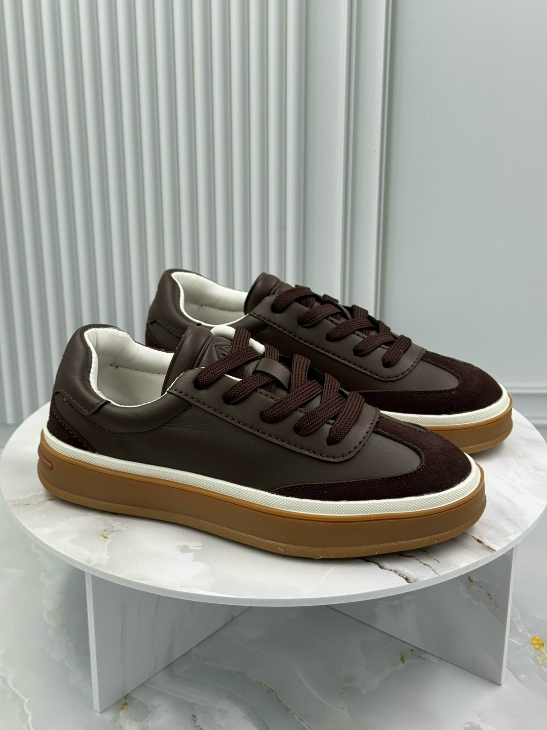 ,кеды loro piana,женские кроссовки из замши loro piana черные,кроссовки loro piana,кеды брендовые