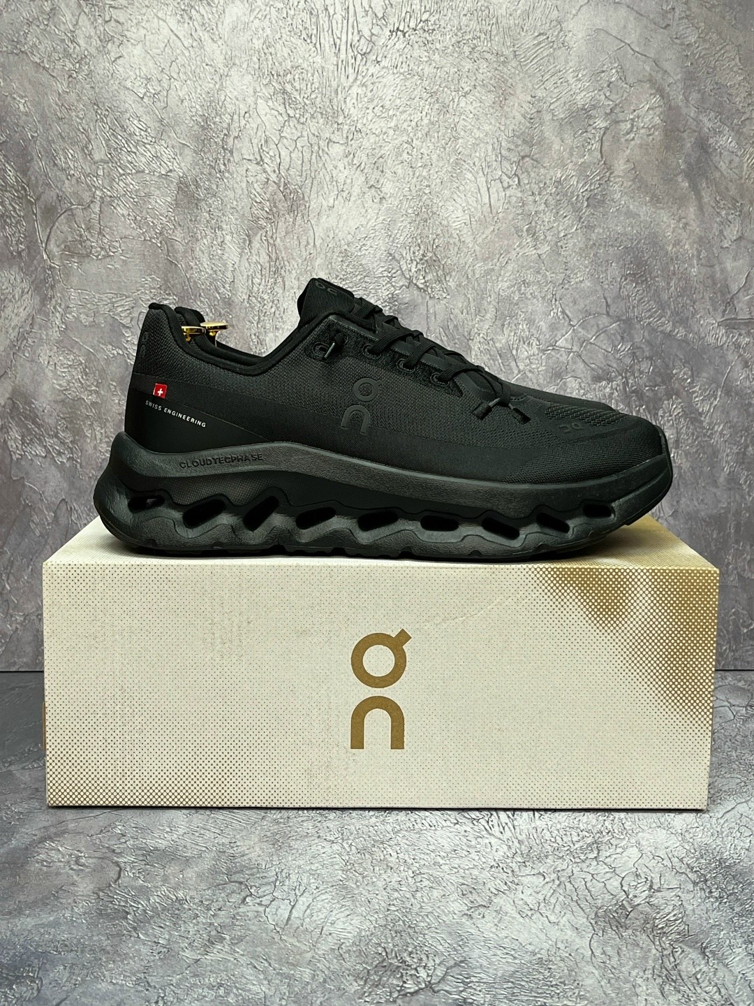 кроссовки,кроссовки on cloudtilt цвет eclipse black,черные кроссовки,оригинальные кроссовки,кроссовки on