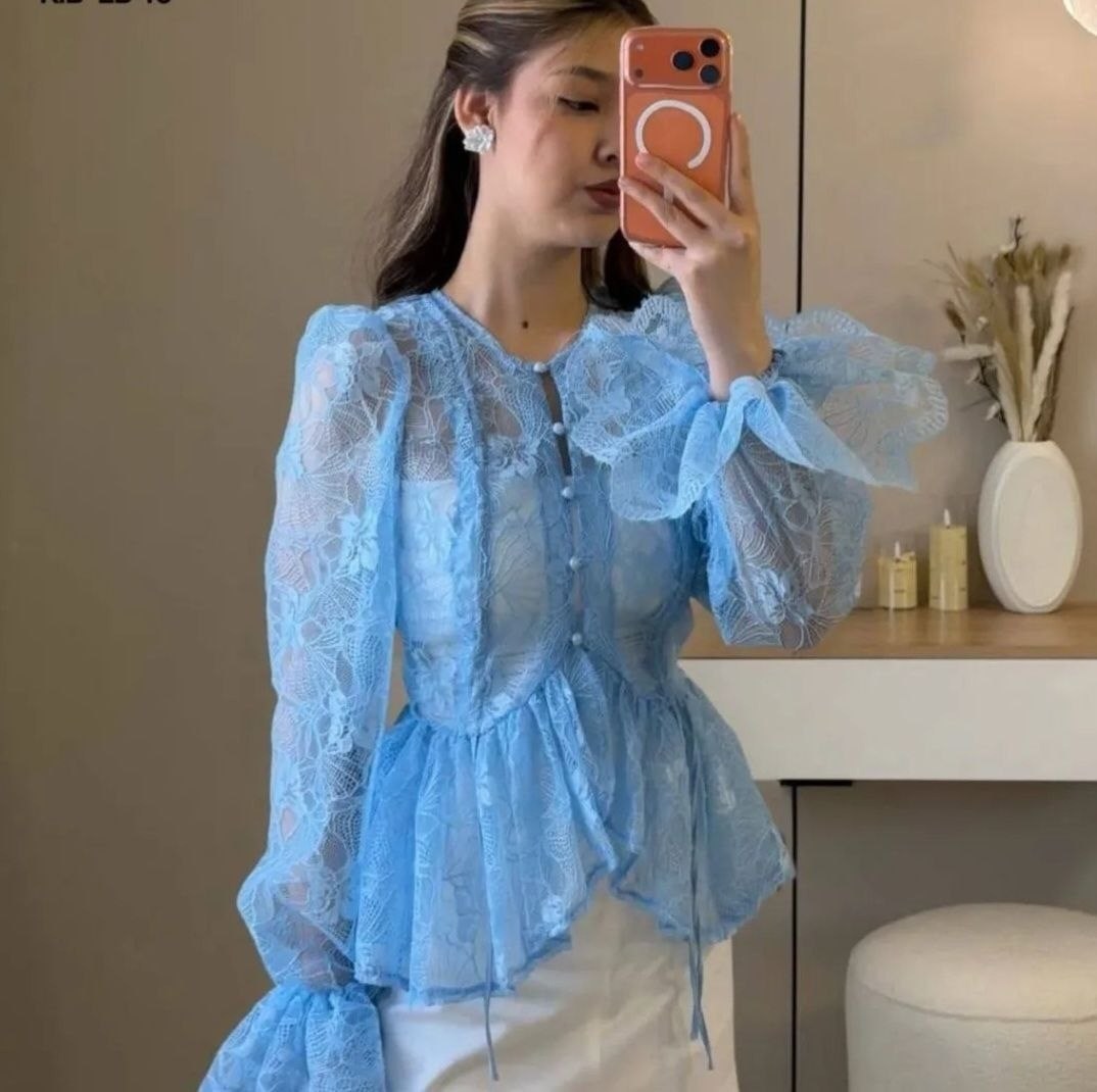 блузка с оборками,блузка с рюшами,нарядная блузка,блузка голубая,кружевная блузка