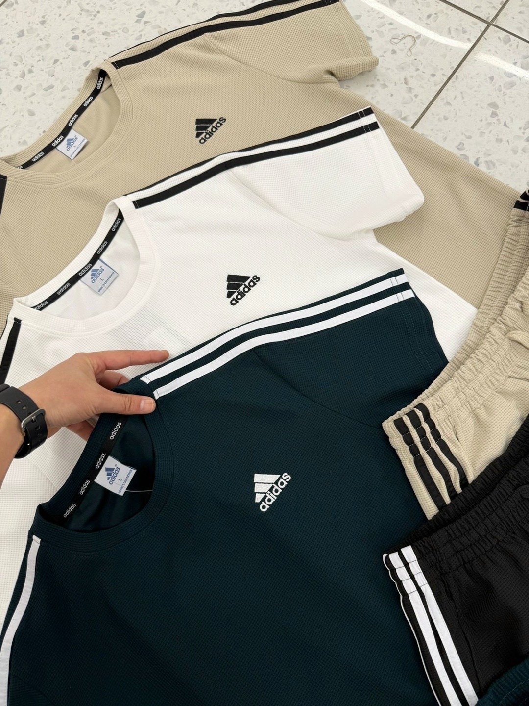 костюм адидас шорты футболка,adidas костюм спортивный,спортивный костюм мужской adidas,спортивные костюмы адидас,комплект адидас