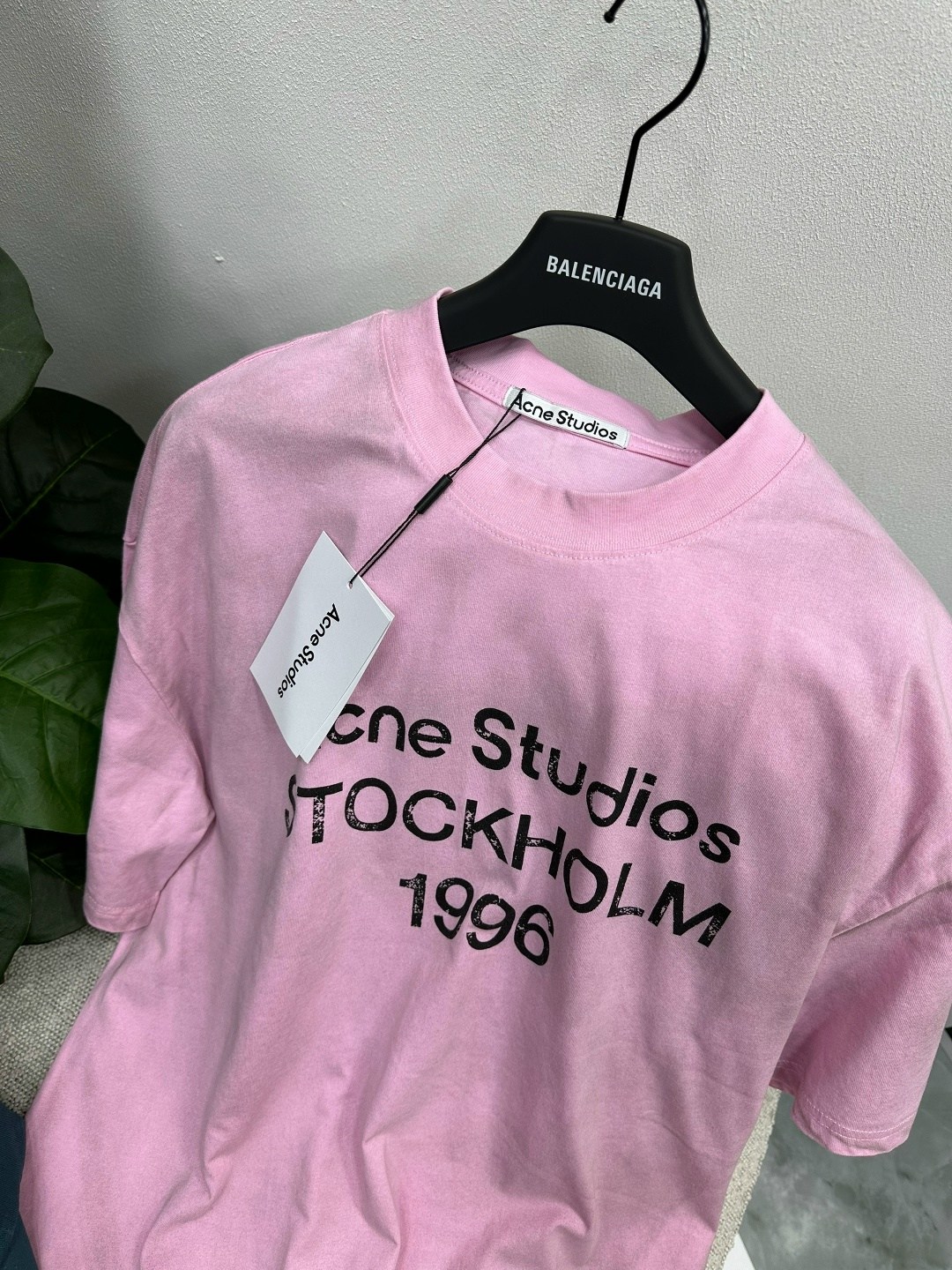 acne studios stockholm 1996,футболка acne studios,лонгслив acne studios stockholm 1996,acne studios stockholm,розовая футболка оверсайз