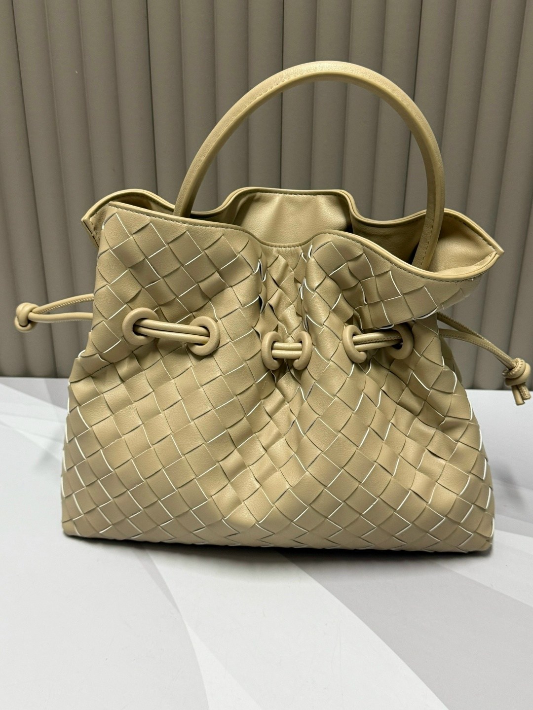 bottega veneta сумка,bottega veneta сумки женские,плетеная сумка,модная сумка,сумка