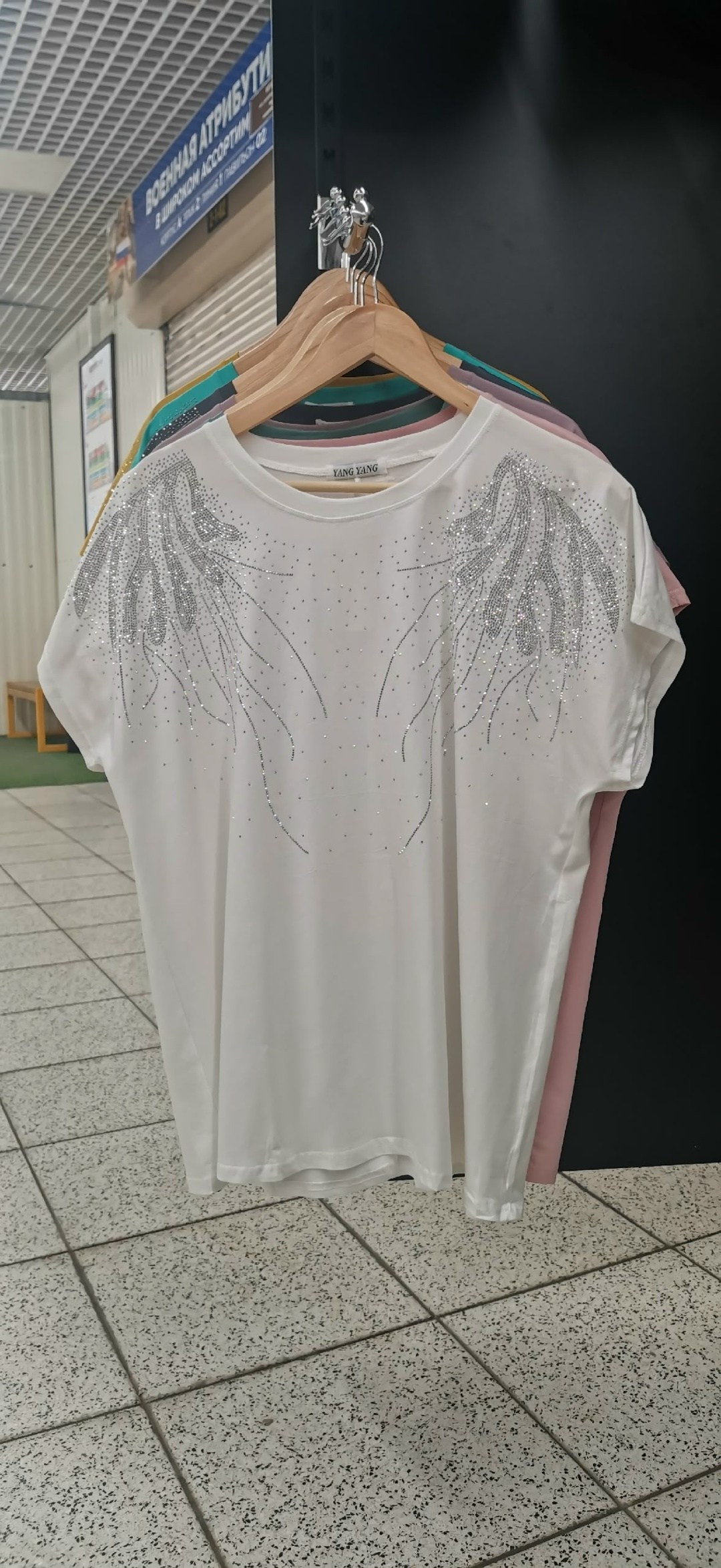 футболки женская,футболка со стразами женская,одежда со стразами,футболка женская розовая,футболка нарядная женская