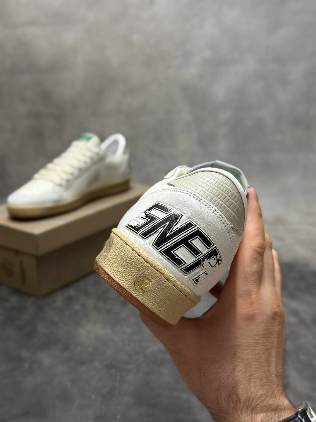 кроссовки golden goose ball star,golden goose кеды ball star с эффектом потертости белый,кроссовки golden goose,sneakers ball star golden goose,golden goose ball star leather sneaker white sand black