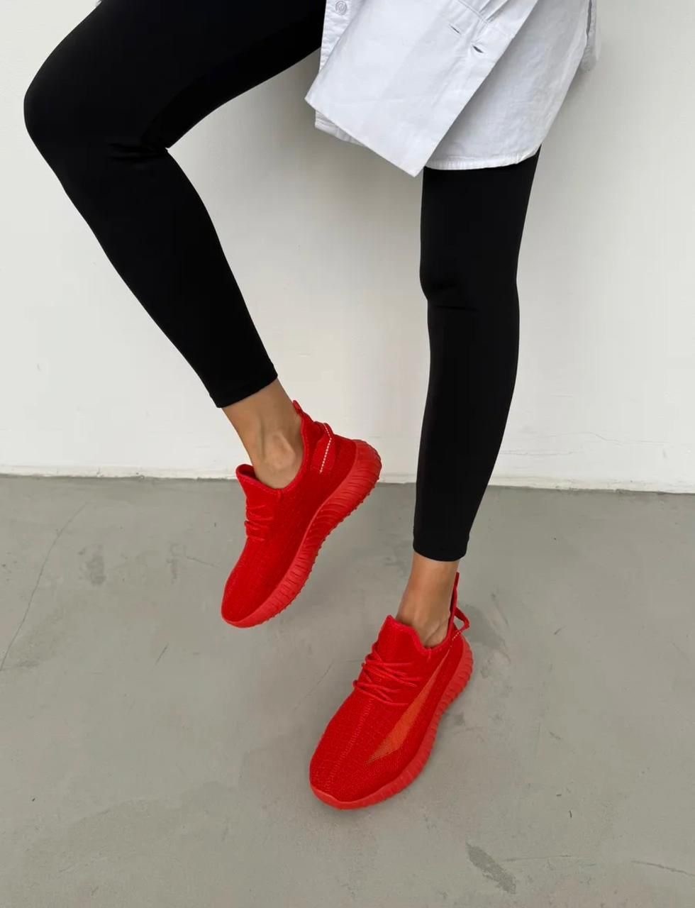кроссовки женскиe,кроссовки женские красные,красные кроссовки, изики женские,кроссовки женские изики