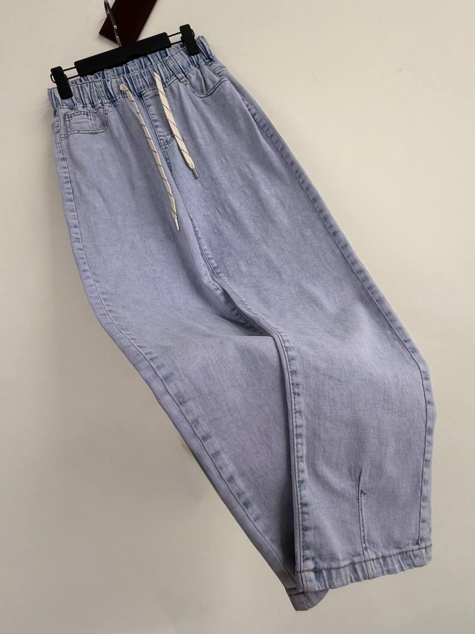 джинсовые брюки,джинсы мом,брюки джинсы,модные джинсы,джинсы широкие