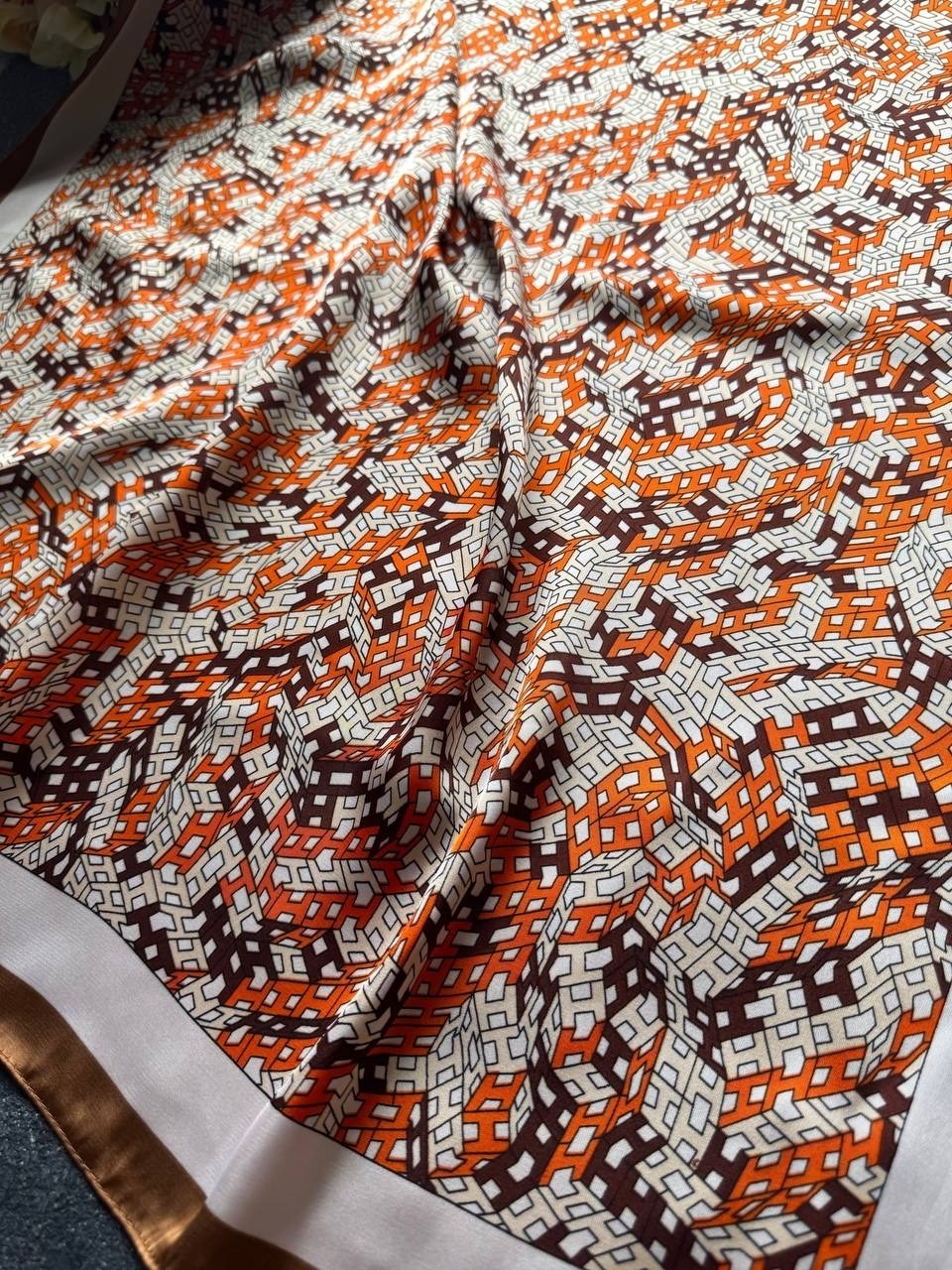 шелковый платок,шелковый шарф,женский шелковый шарф,брендовый платок,шелковый платок женский