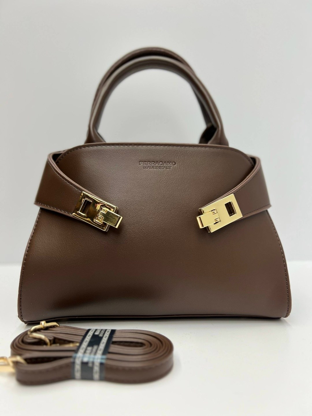 сумка,женская сумка,сумка ferragamo,бежевая сумка,сумка фенди оригинал