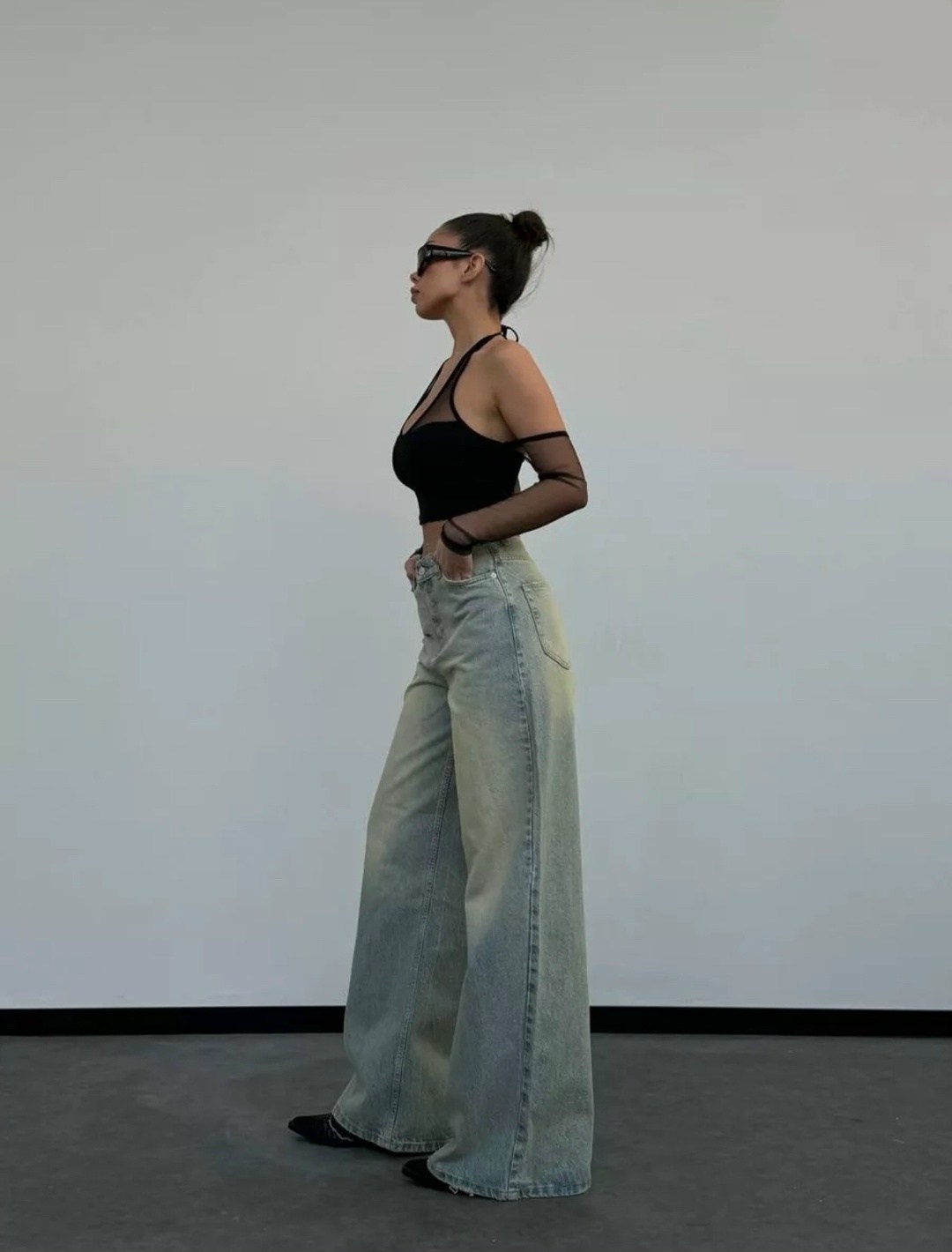 джинсы широкие трубы высокая посадка,голубые джинсы широкие,женские джинсы,стильные джинсы,джинсы трубы широкие потертые