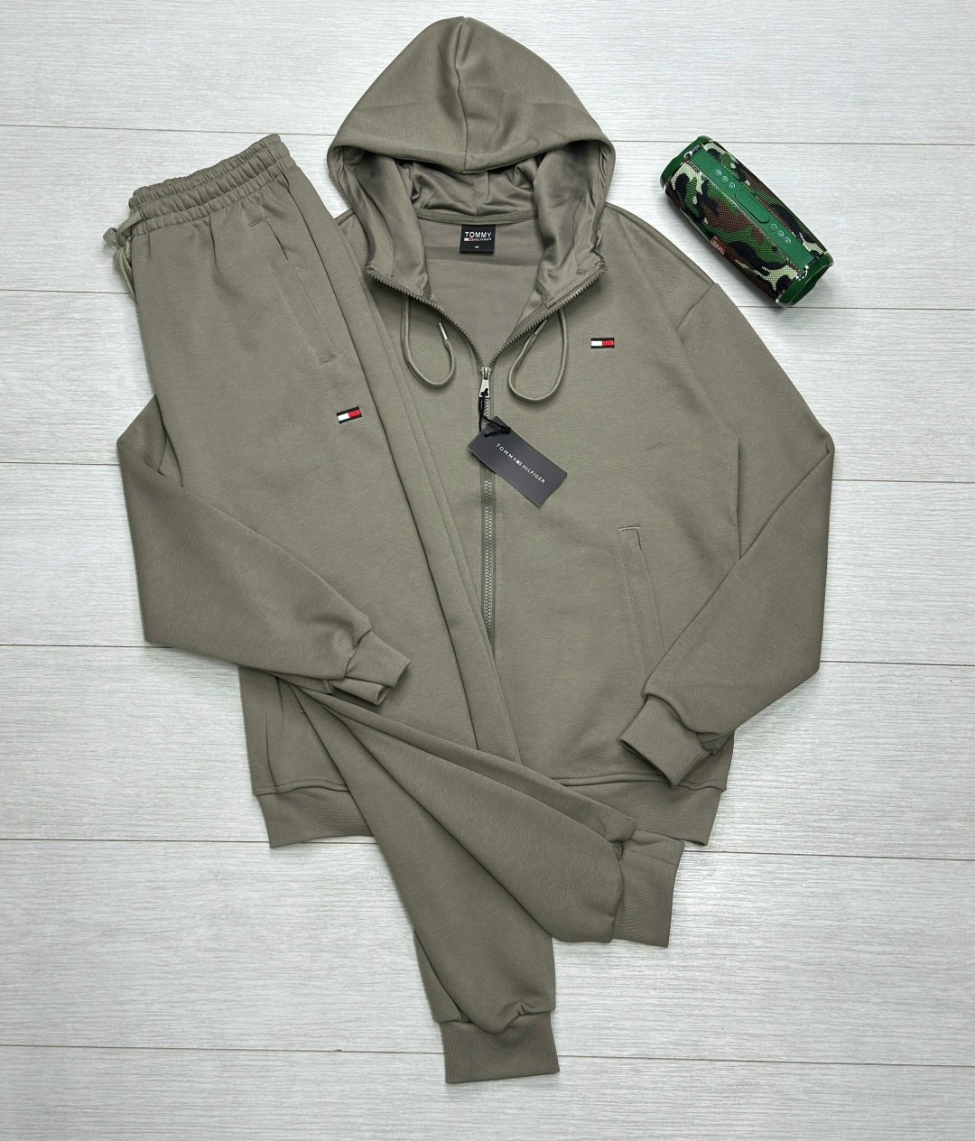 спортивный костюм tommy hilfiger,мужской спортивный костюм на флисе tommy hilfiger,спортивный костюм kiton,мужской спортивный костюм,спортивный костюм