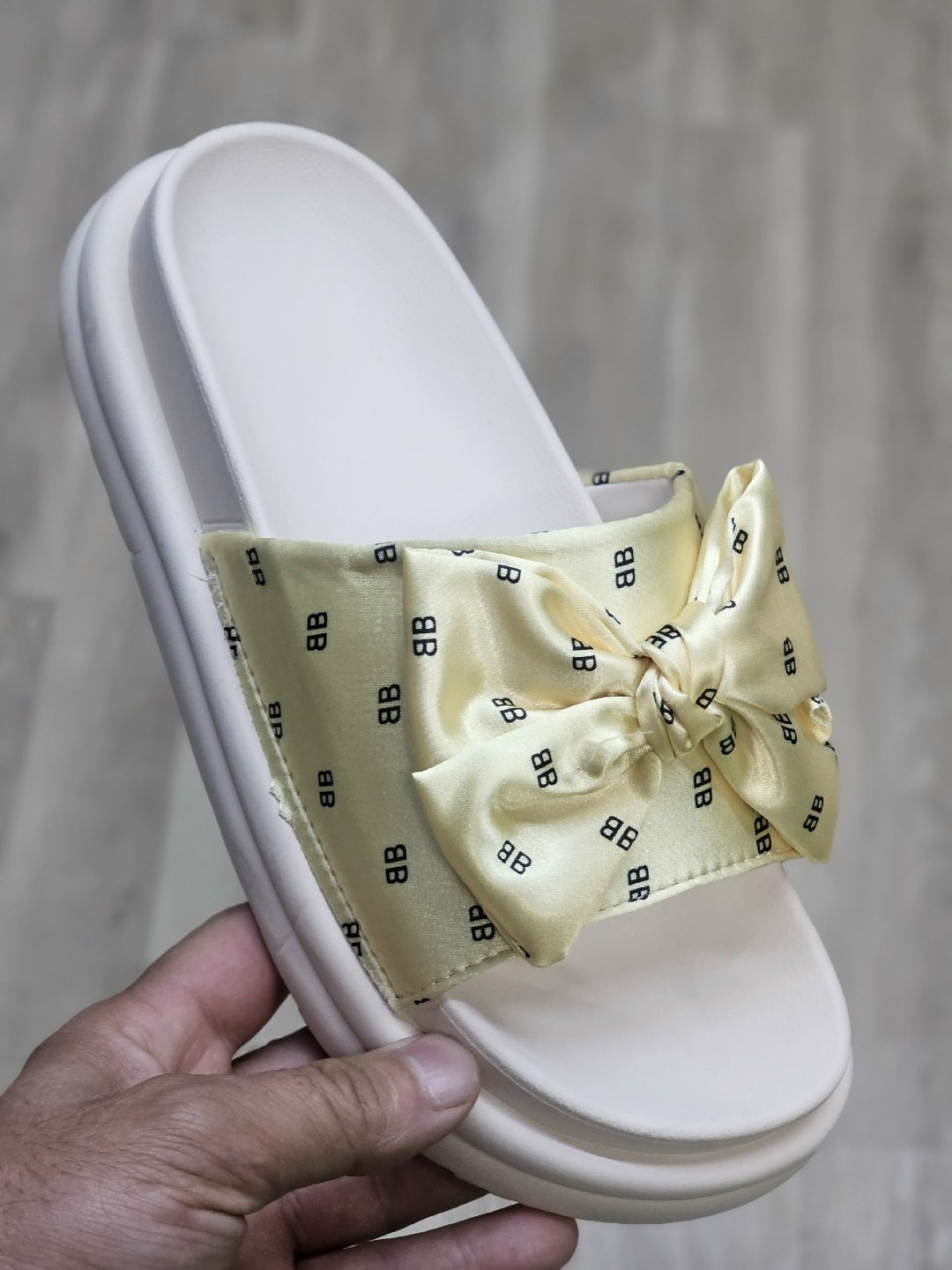 ,женские шлепанцы,женские шлепки,модные тапочки,шлепанцы с бантами