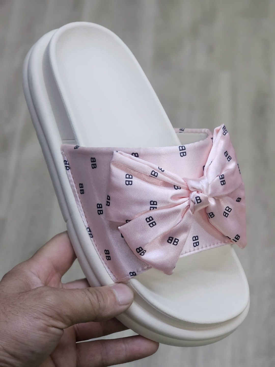 ,женские шлепанцы,женские шлепки, женская,шлепки лето