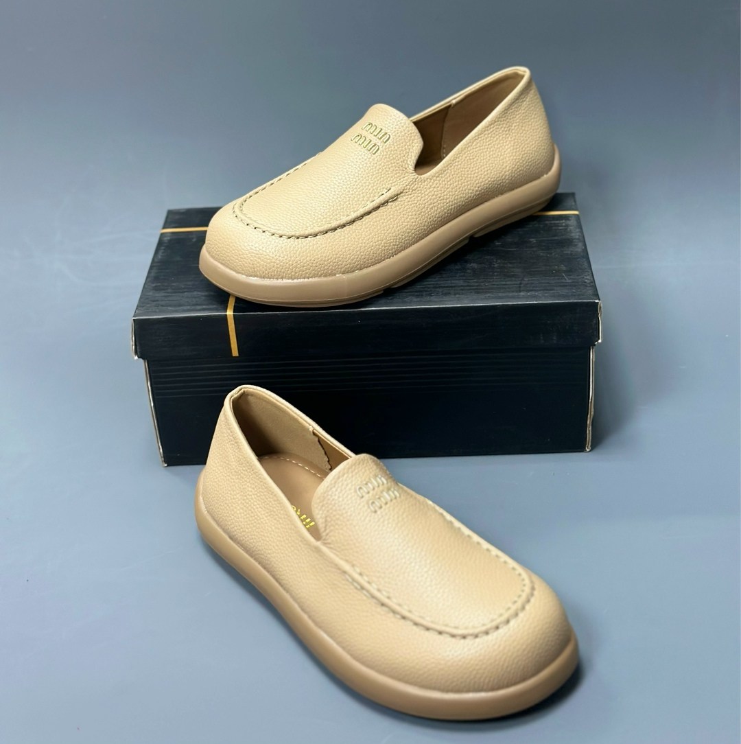 ,бежевые лоферы,лоферы мужские,лоферы модные,лоферы женские