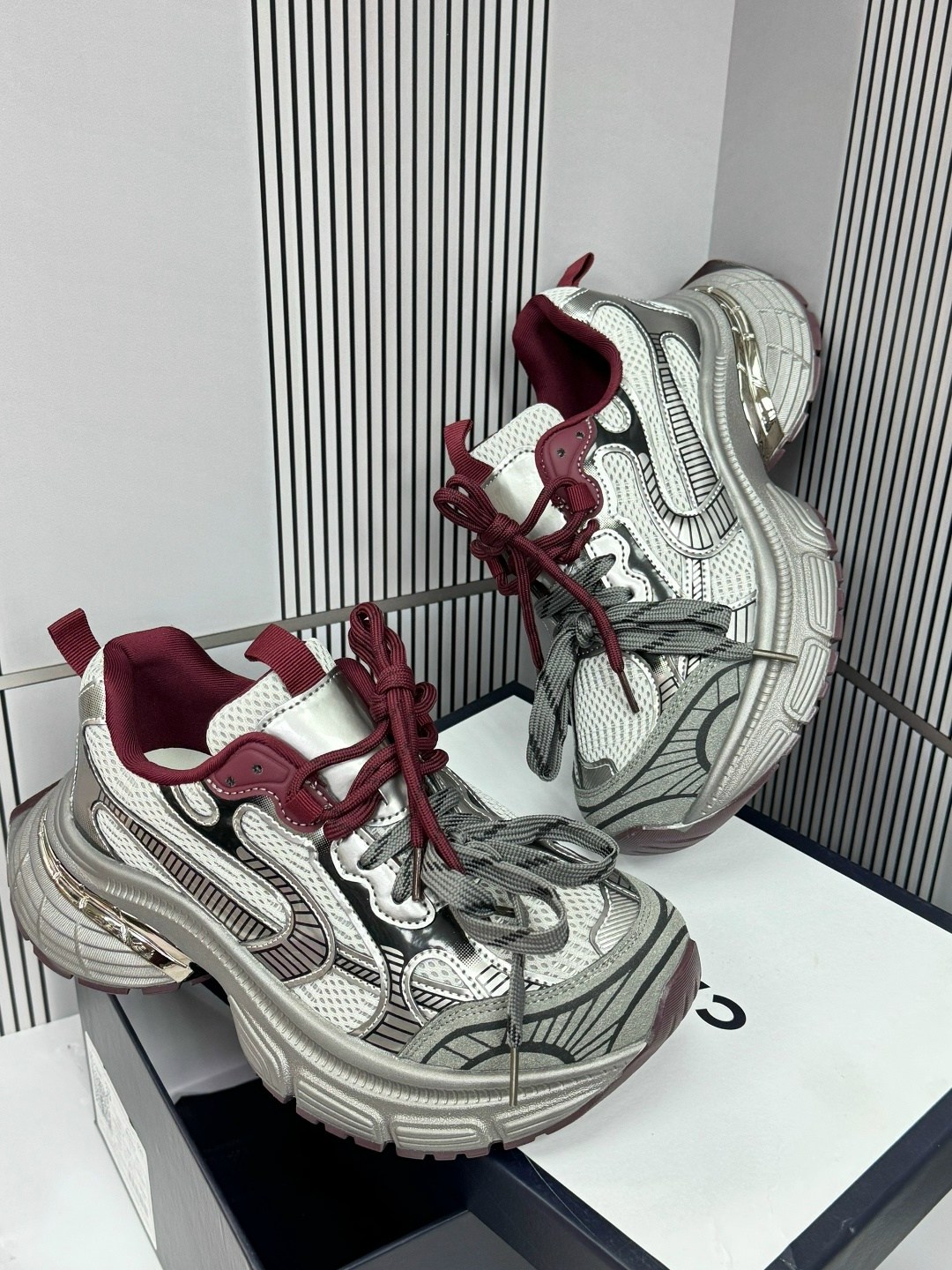 кроссовки женские,женские кроссовки balenciaga,массивные кроссовки женские,модные кроссовки,кроссовки для женщин