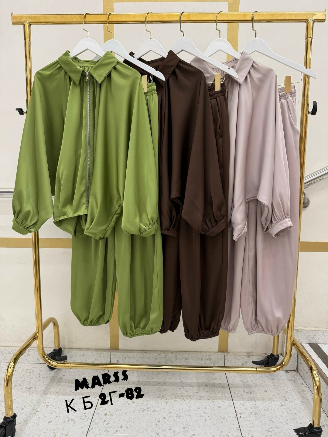 костюм с брюками,атласный костюм,женский костюм,костюм в пижамном стиле