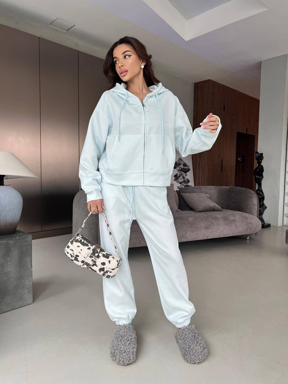 костюм спортивный,костюм бежевый,женский спортивный костюм,костюм белый,женские костюмы