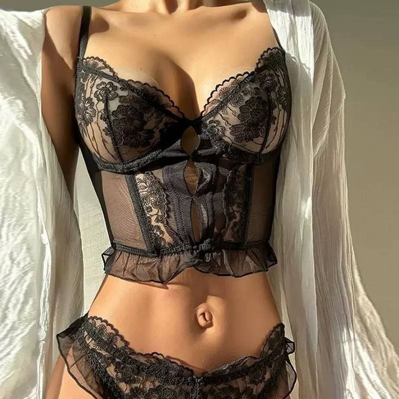 нижнее белье женское кружевное комплект,комплект нижнего белья,комплект нижнего женского белья,кружевной комплект нижнего белья,комплект прозрачного нижнего белья кружевной