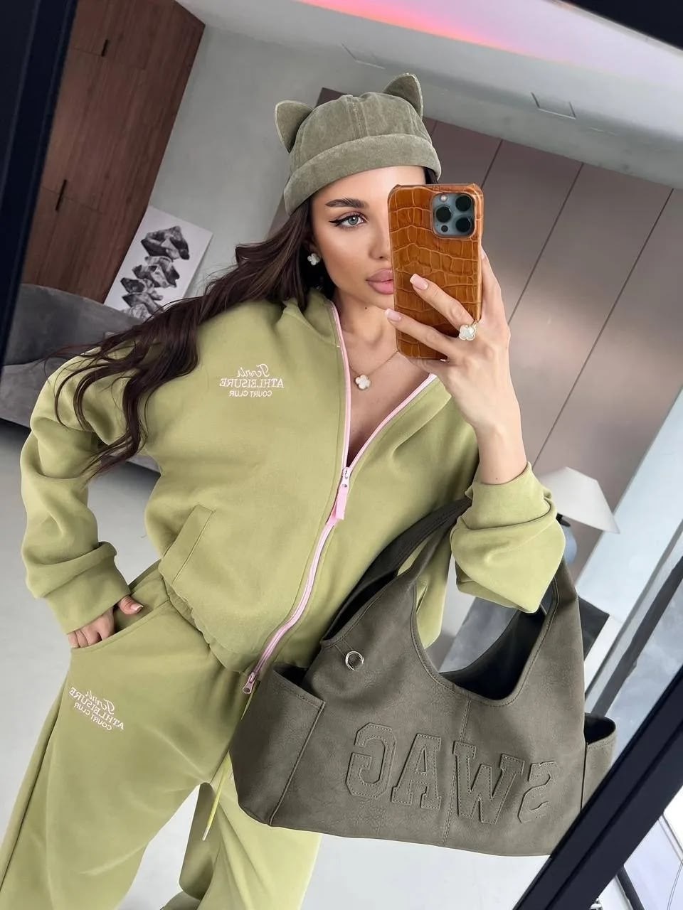 костюм спортивный,женский костюм,женский спортивный костюм,костюм белый,костюм