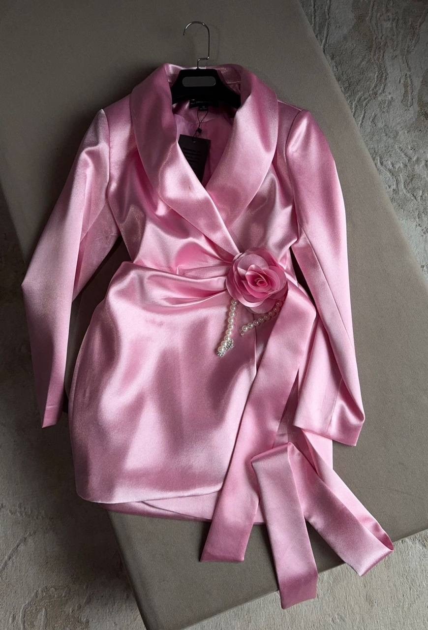 платья атласные,атласное мини платье,розовый наряд,платья,платье шикарное