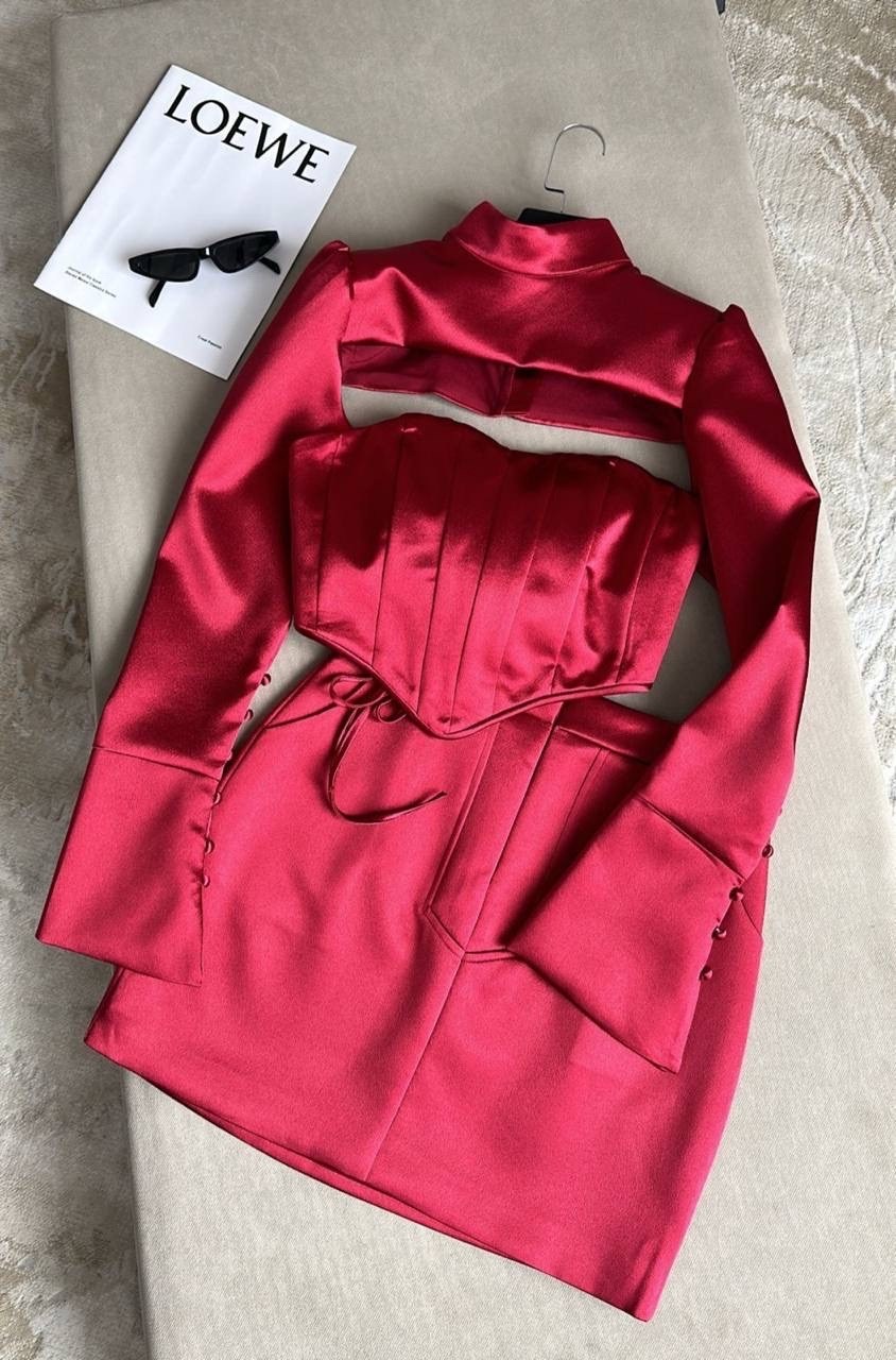 атласное платье,атласное короткое платье,шелковое платье,атласное красное платье,атласное платье с драпировкой