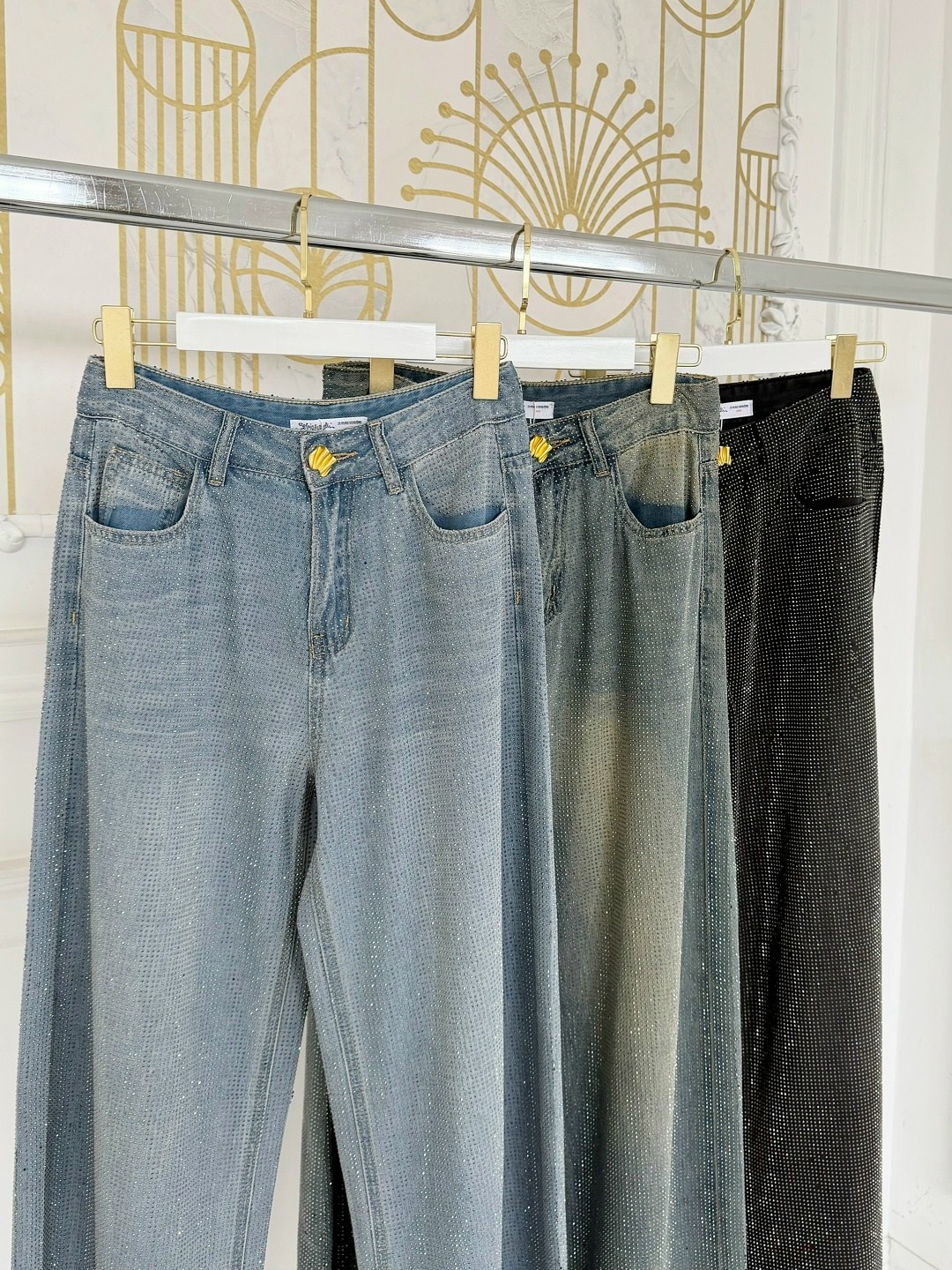 брюки с пайетками,джинсы со стразами,брюки стразами,женские джинсы со стразами,широкие брюки